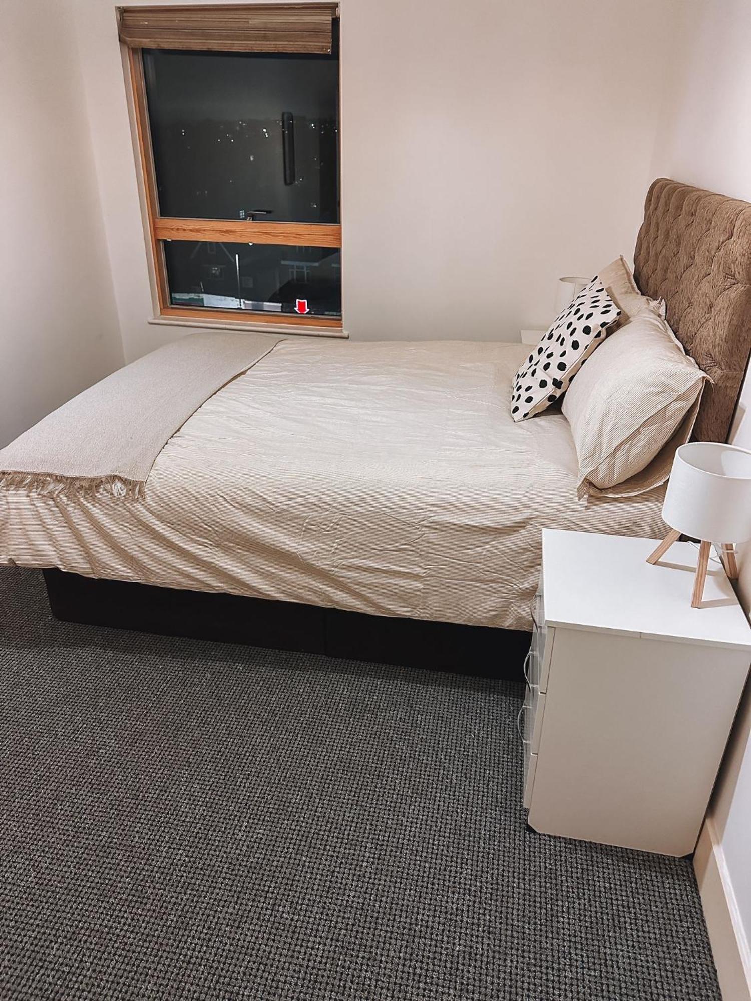 Modern And Spacious 2 Bedroom Flat In Streatham Apartment *