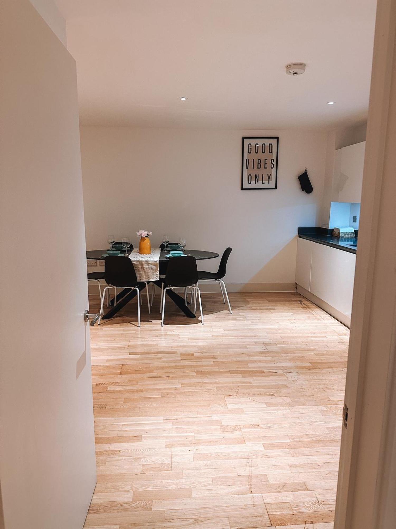 Apartment Modern And Spacious 2 Bedroom Flat In Streatham London