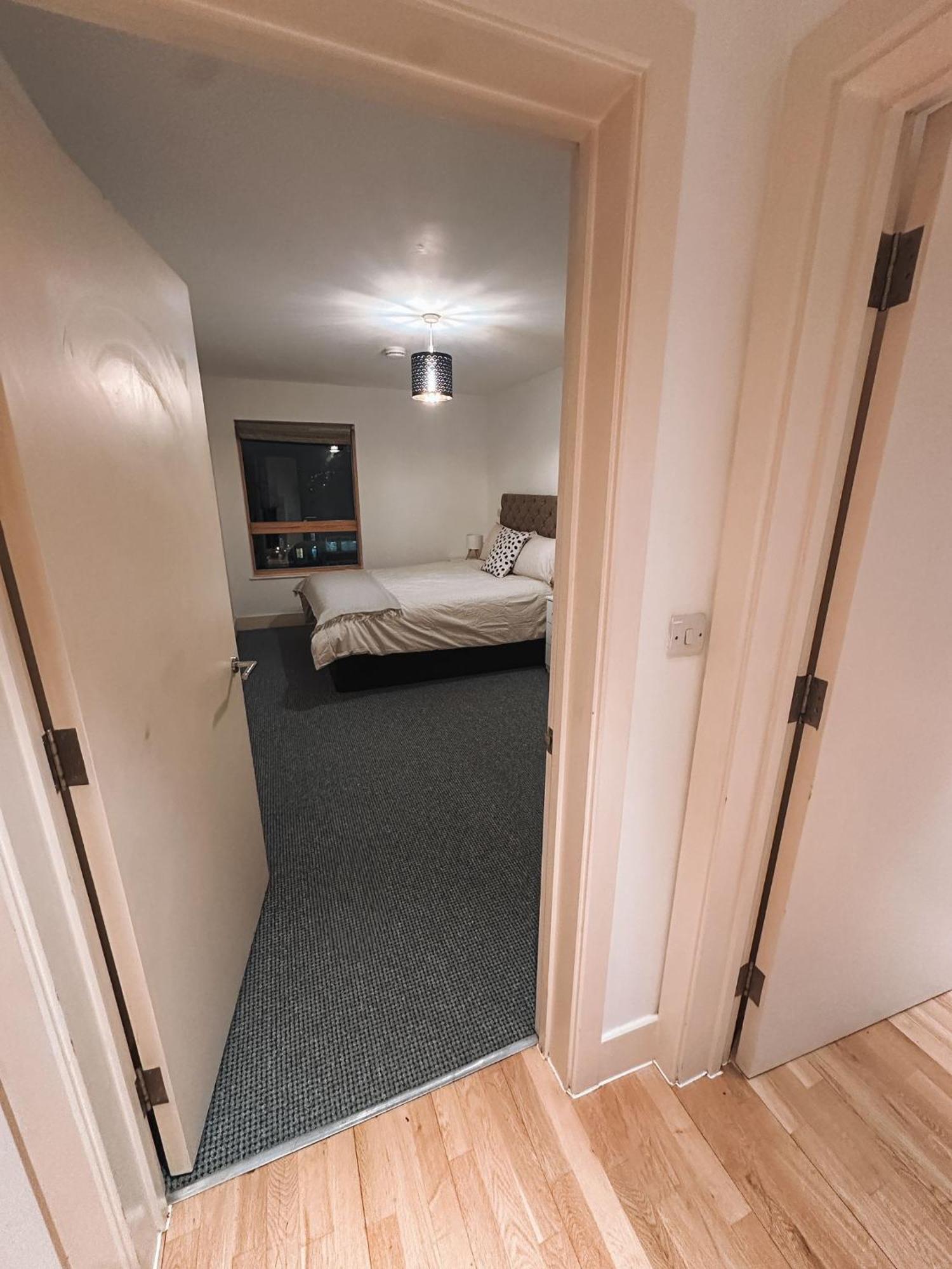 Modern And Spacious 2 Bedroom Flat In Streatham *