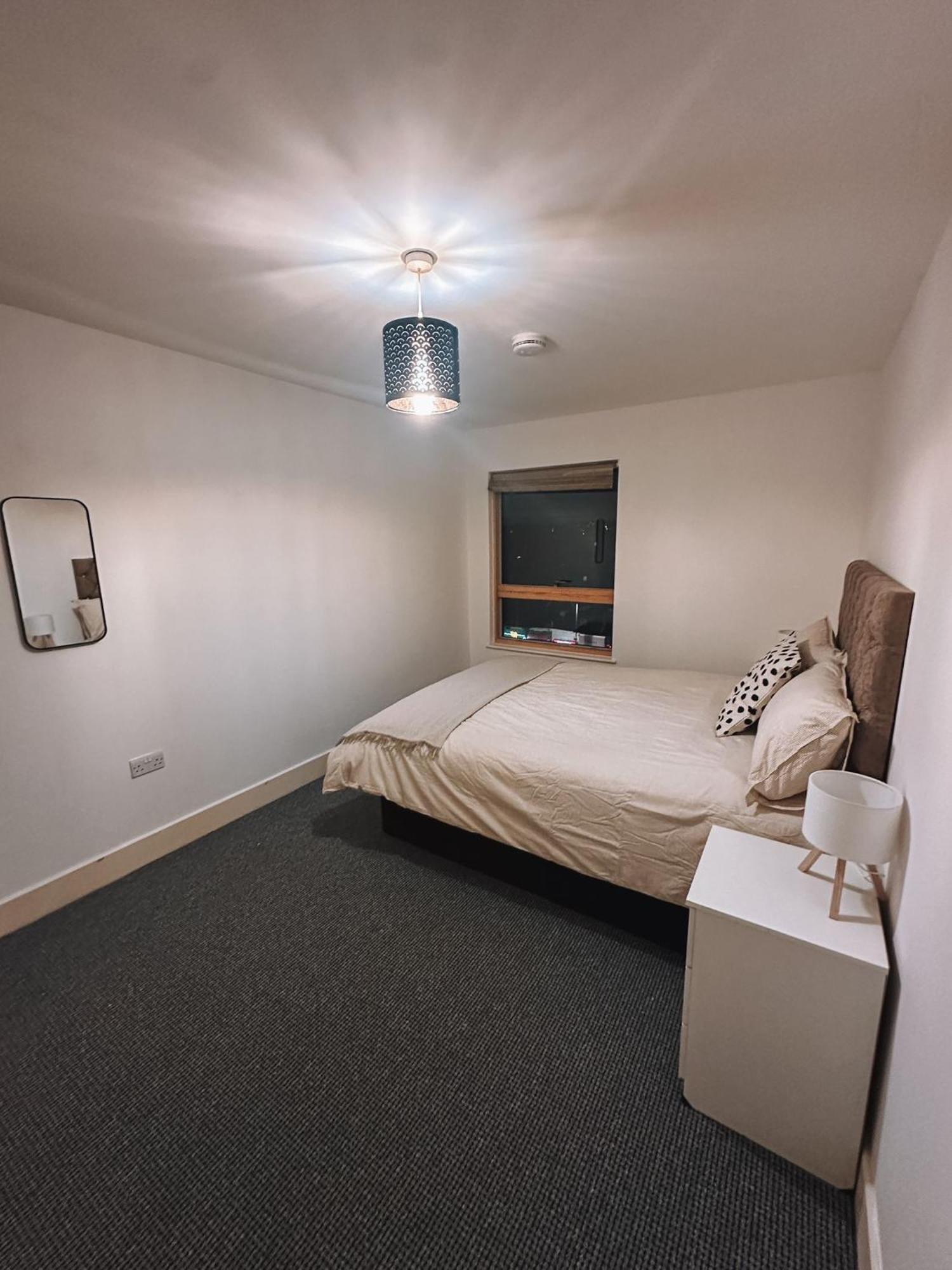 Modern And Spacious 2 Bedroom Flat In Streatham London