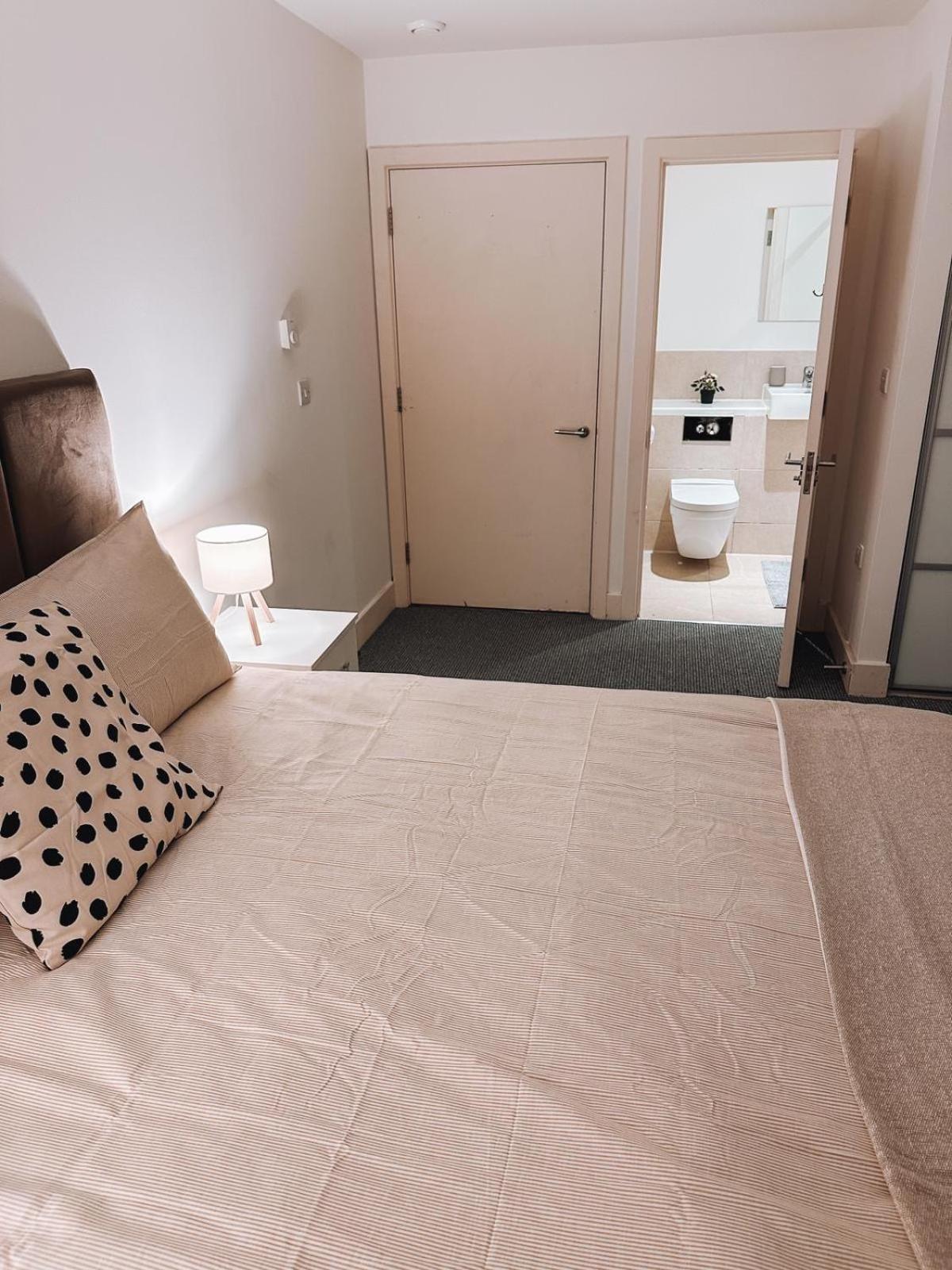 Modern And Spacious 2 Bedroom Flat In Streatham