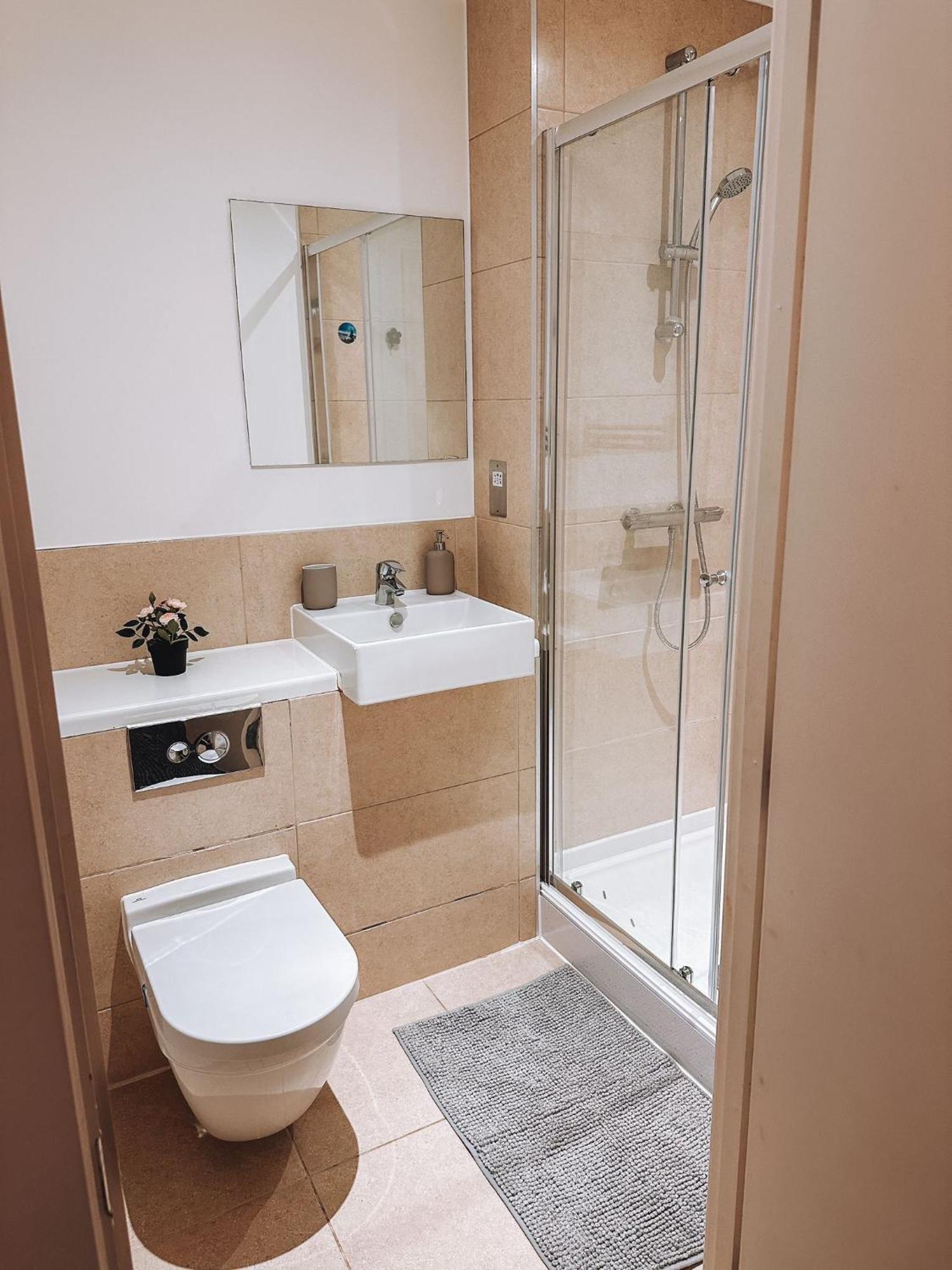 Apartment Modern And Spacious 2 Bedroom Flat In Streatham
