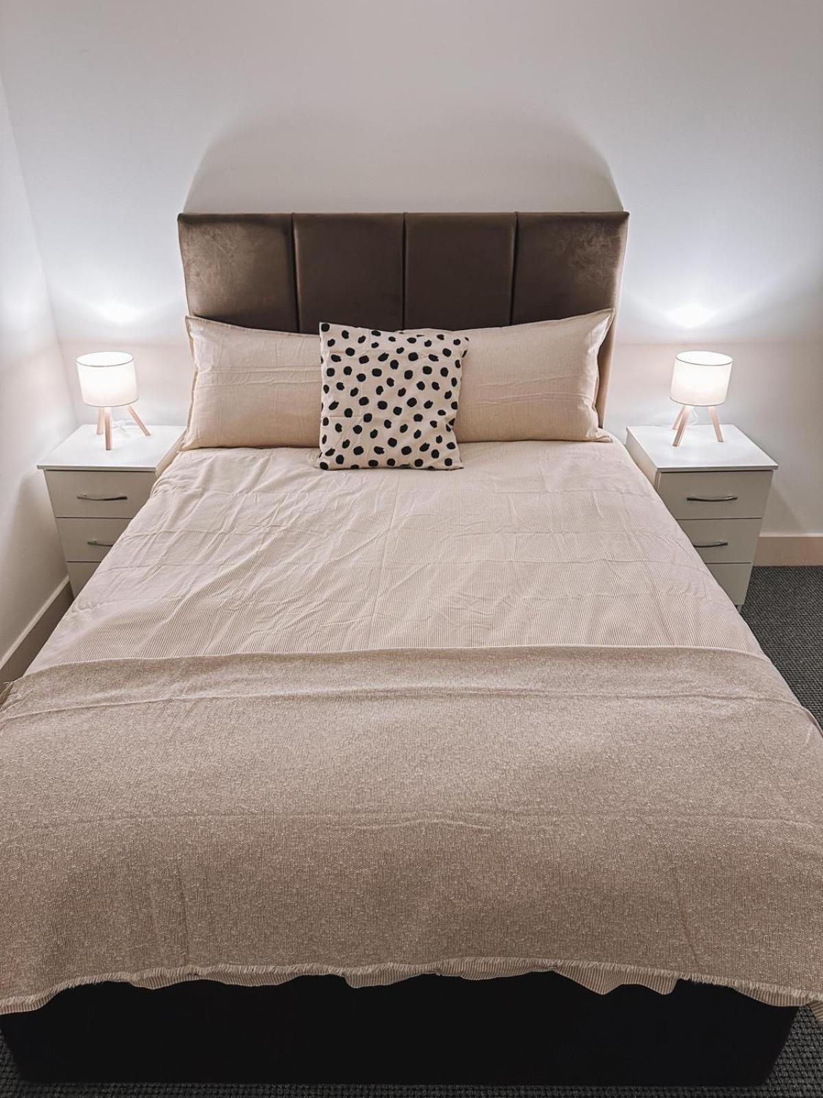 Apartment Modern And Spacious 2 Bedroom Flat In Streatham London